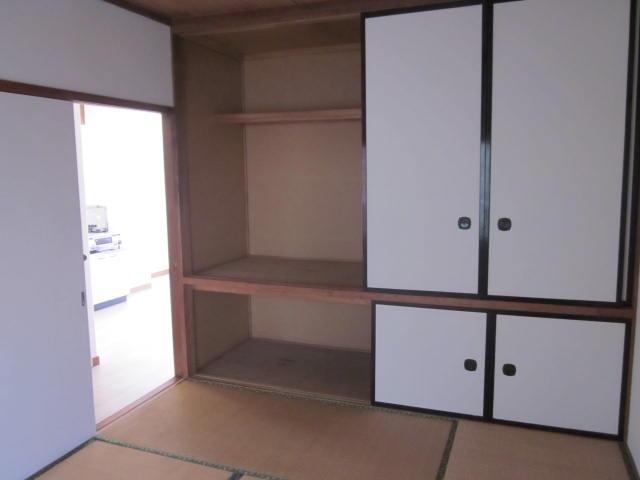 押し入れ付きの和室 押し入れ付きの和室