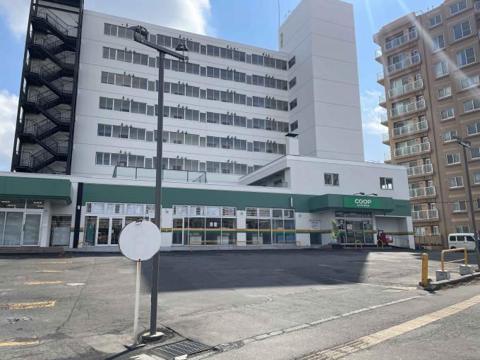 コープさっぽろひばりが丘店　徒歩12分