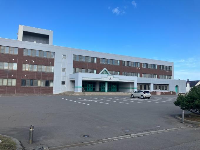 余市町立旭中学校まで700m 余市町立旭中学校まで700m