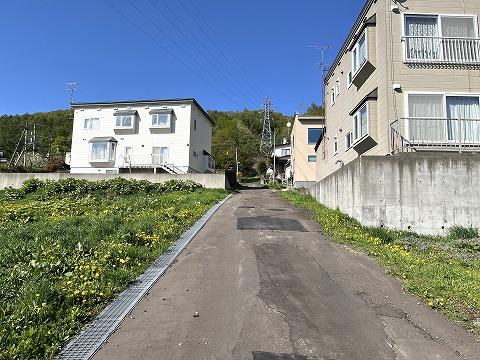 東側道路4.56~5.04m上り 東側道路4.56~5.04m上り