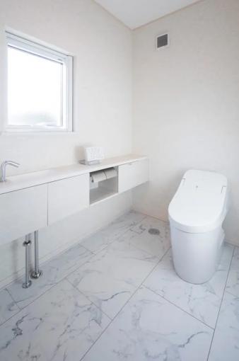 1階のトイレは広々1.5帖。 1階のトイレは広々1.5帖。