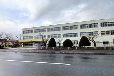 【札幌市立前田中学校】 徒歩13分