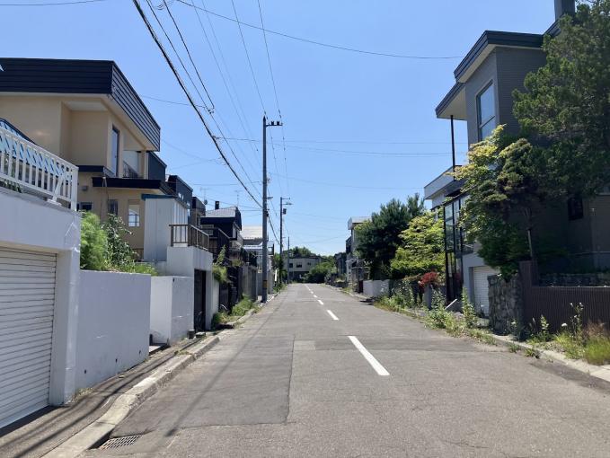 北側より前面道路８．０ｍ