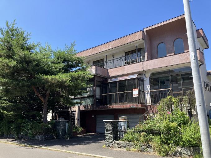 陽当りの良い南西角地