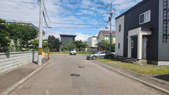 前面道路を含む現地 前面道路を含む現地