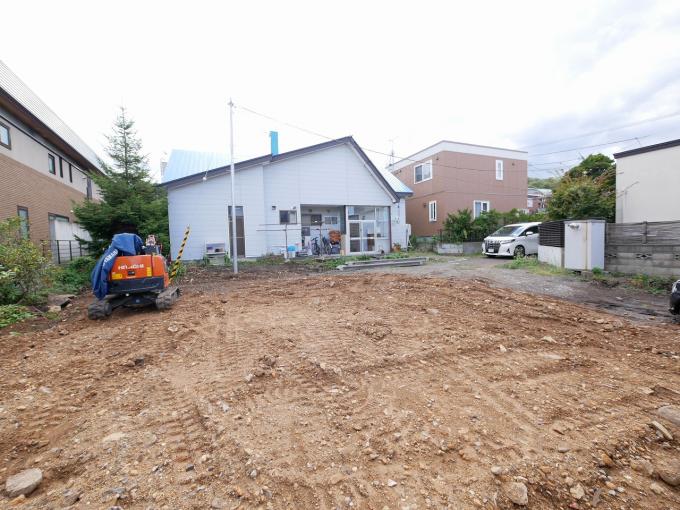 建物解体が終わりました。複数台の駐車が可能です。 建物解体が終わりました。複数台の駐車が可能です。