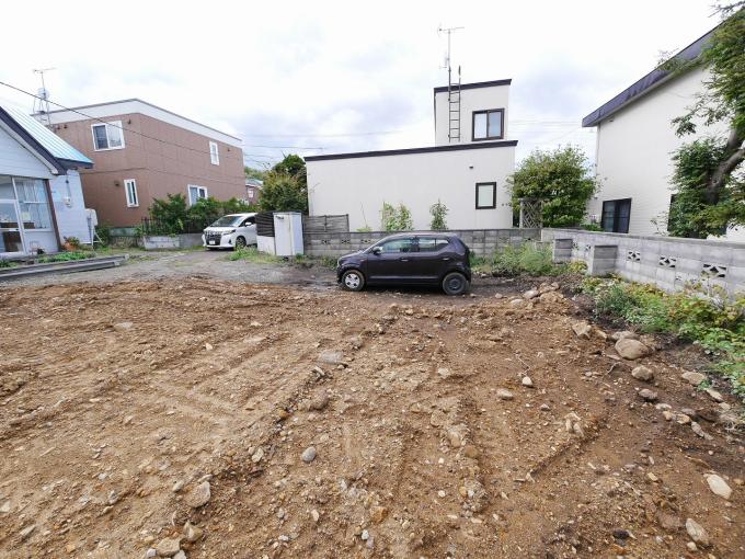 車庫も撤去するので、より広く使用が可能です。 車庫も撤去するので、より広く使用が可能です。