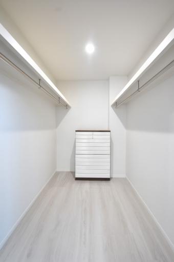 収納3帖(居住中のため家具削除し、CGで加工) 収納3帖(居住中のため家具削除し、CGで加工)