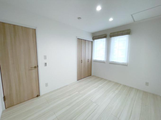 洋室Bは6帖の広さで、収納付きです。 洋室Bは6帖の広さで、収納付きです。