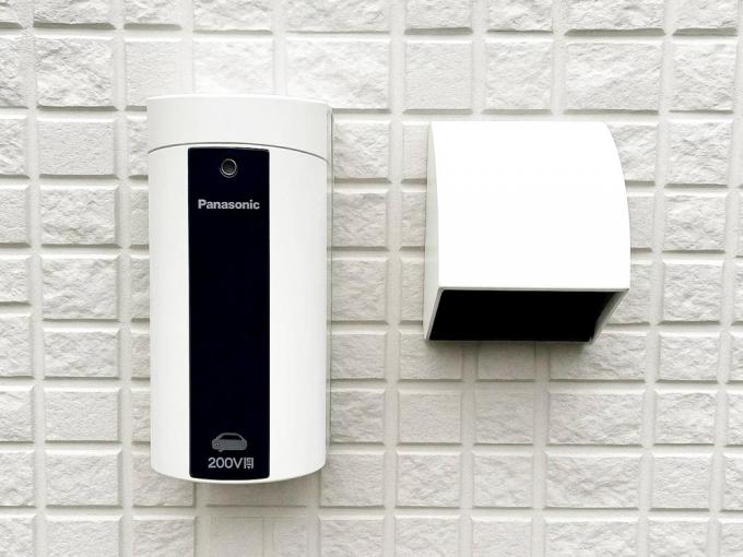〔EV・PHEV充電用〕カバー付屋外コンセント 〔EV・PHEV充電用〕カバー付屋外コンセント