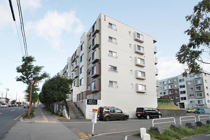 地下鉄南北線「南平岸」駅徒歩5分のマンションです