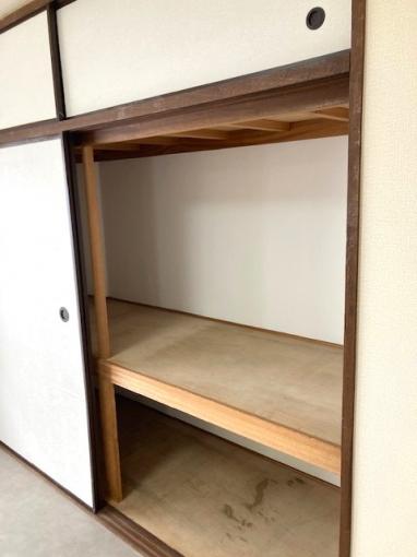 リビング横の大型収納 リビング横の大型収納