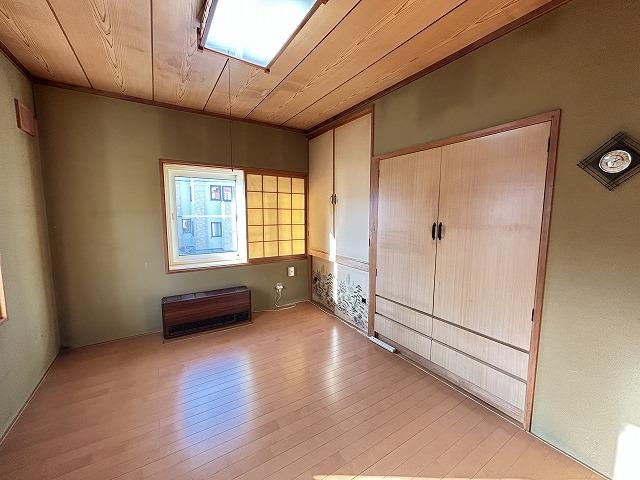 【洋室①】大きな収納付き☆ 【洋室①】大きな収納付き☆