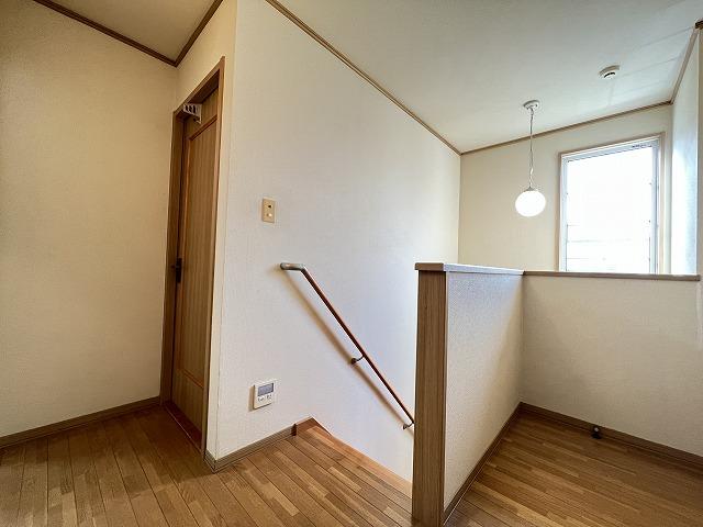 階段上がってすぐに部屋あり◎ 階段上がってすぐに部屋あり◎