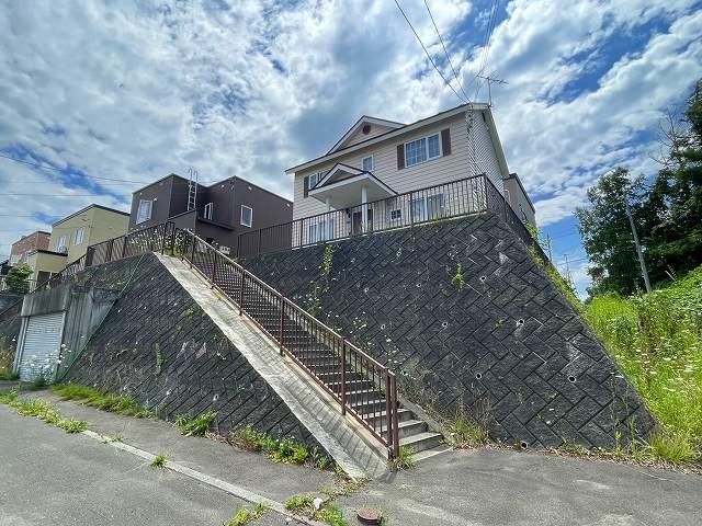 手摺付き階段ございます☆ 手摺付き階段ございます☆