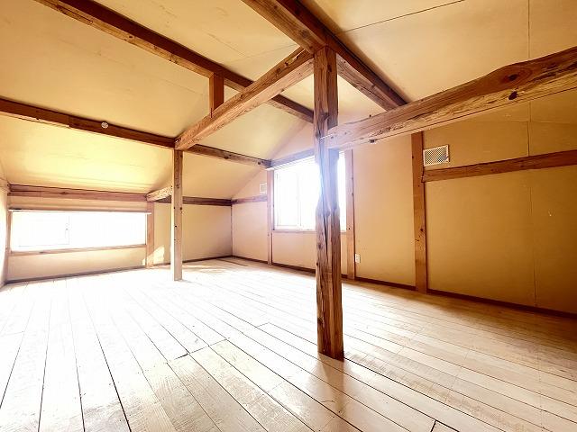 2階屋根裏部屋①☆ 2階屋根裏部屋①☆
