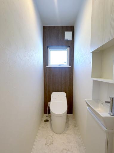 1階トイレはTOTO製。 1階トイレはTOTO製。