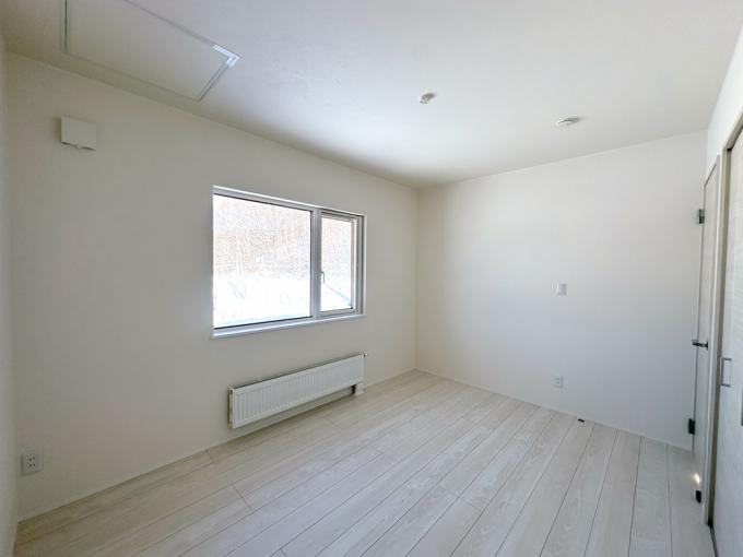 洋室Bも6帖あり、物入付きのお部屋です。 洋室Bも6帖あり、物入付きのお部屋です。