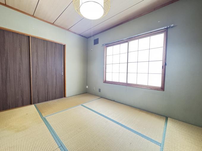 【和室】大きな窓で陽当たり良好☆ 【和室】大きな窓で陽当たり良好☆