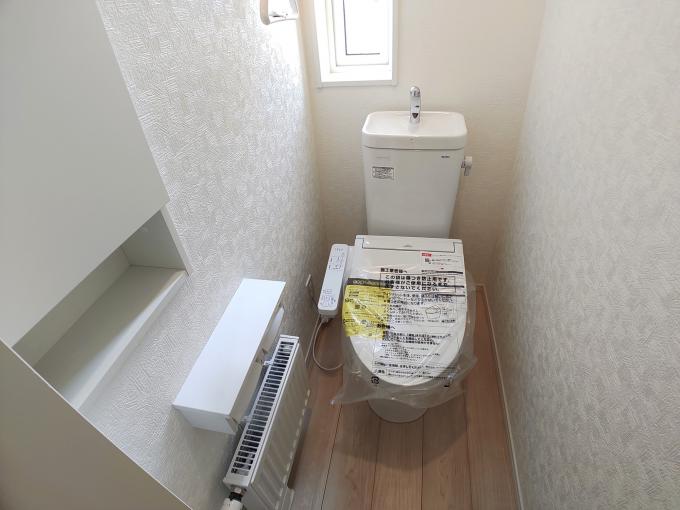 トイレにも採光窓有り(完成済み参考物件)