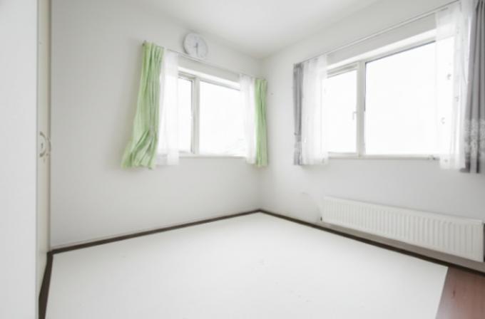 洋室5帖（居住中のため家具削除し、CG加工）