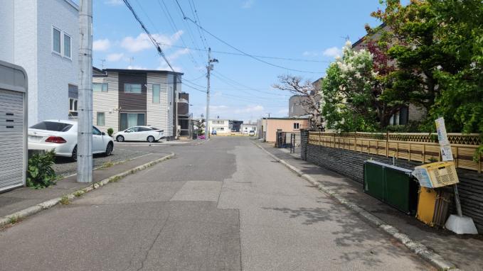 前面道路を含む現地