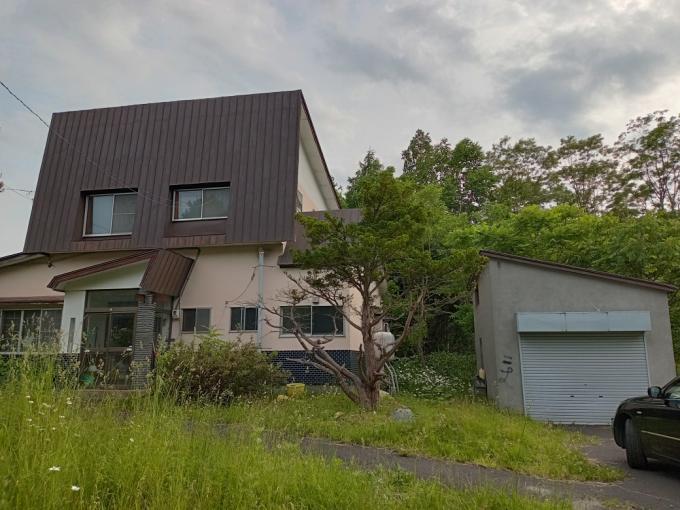 建物と車庫兼物置