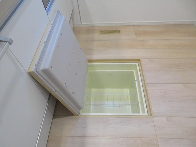 キッチン床下収納 キッチン床下収納