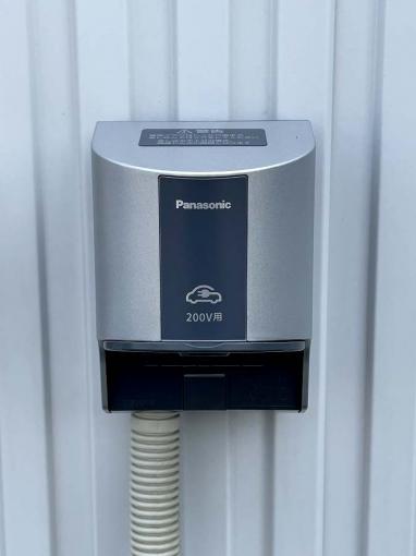 電気自動車に。EV充電用コンセント 電気自動車に。EV充電用コンセント
