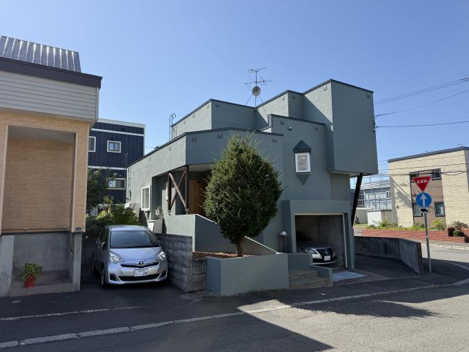 外壁屋根塗装済 閑静な住宅街の角地 陽当たり良好 外壁屋根塗装済 閑静な住宅街の角地 陽当たり良好