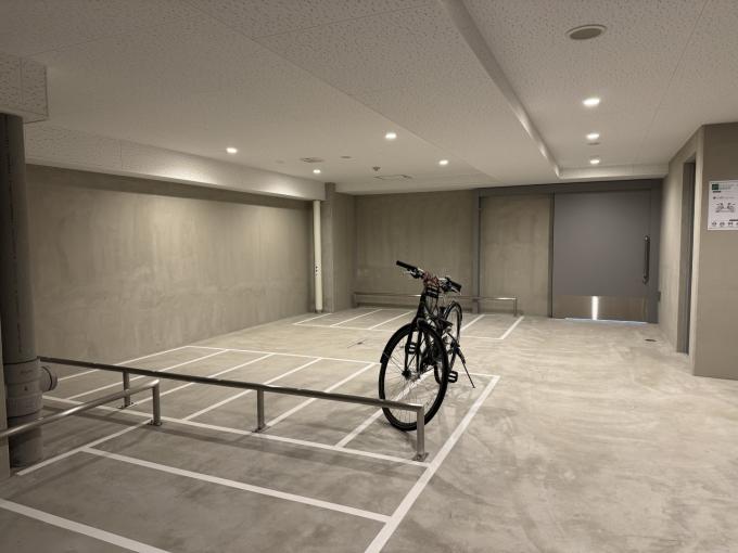 雨・雪から自転車を守れる屋内駐輪場。