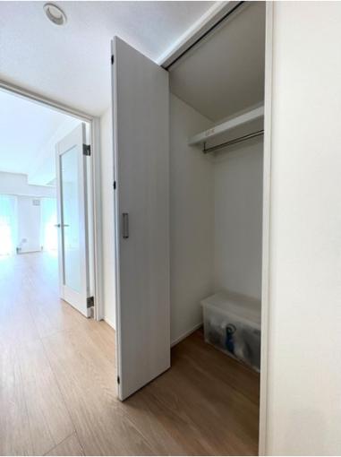 廊下にも収納がついています 廊下にも収納がついています