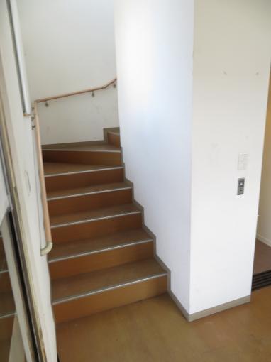 手すり付き階段 手すり付き階段