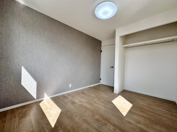 洋室③ 各部屋アクセントクロスでお洒落です