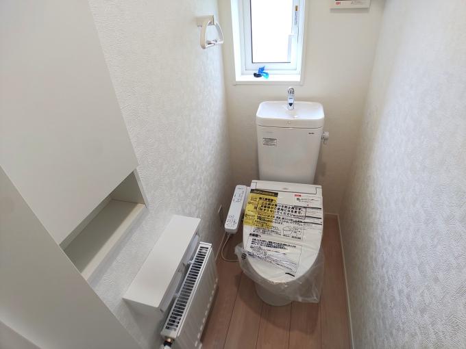 トイレにも採光窓有り トイレにも採光窓有り