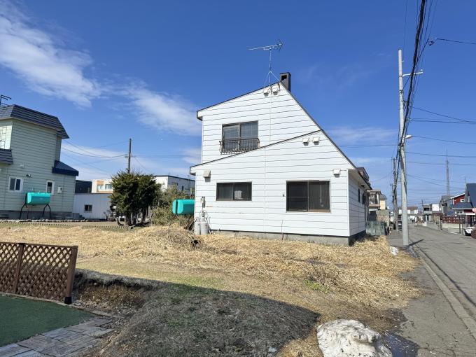 解体更地渡しにより、余計な費用を抑えて建築を始められます 解体更地渡しにより、余計な費用を抑えて建築を始められます