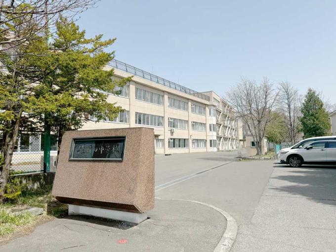 清田中学校 徒歩17分(1300m) 清田中学校 徒歩17分(1300m)