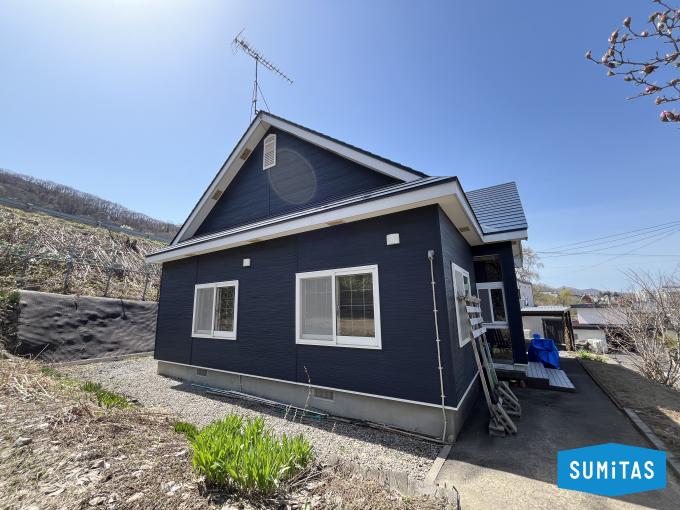 【外観】 約139坪の広大な敷地に佇む、希少な平屋建て。
