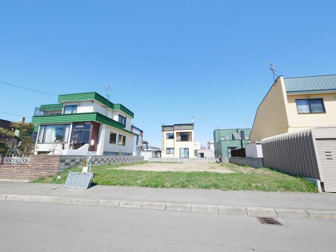 敷地と道路はほぼ等高です。※若干高低差は有り。 敷地と道路はほぼ等高です。※若干高低差は有り。