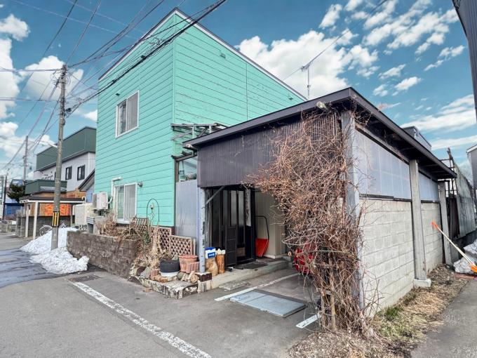 玄関前まである屋根で悪天候でも安心◎ 玄関前まである屋根で悪天候でも安心◎