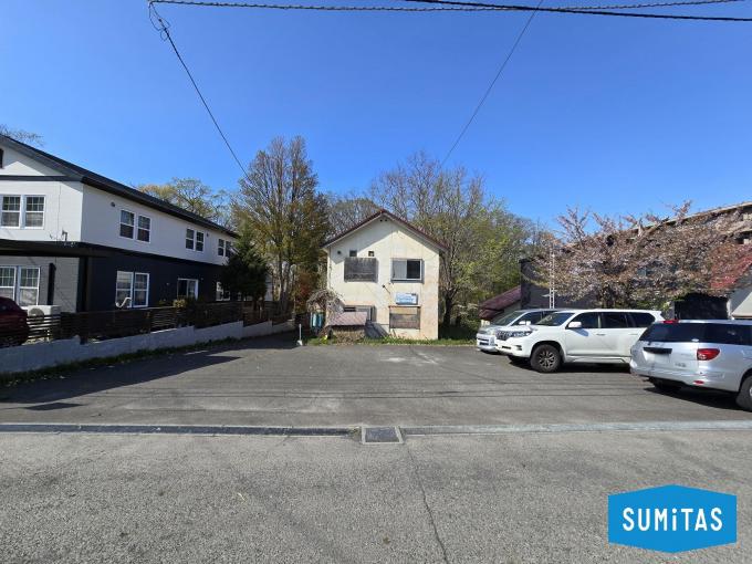 【外観】 円山西町に位置する250坪超の広大な敷地。