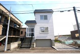 北海道札幌市南区石山二条9丁目13-8 の売買中古一戸建物件詳細はこちら