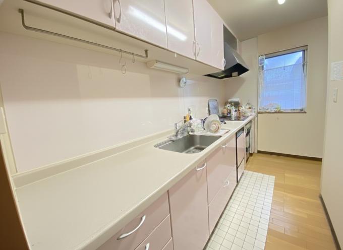 キッチン(居住中のため家具削除しCG加工) キッチン(居住中のため家具削除しCG加工)