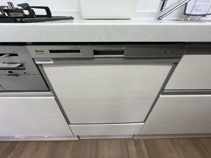 【食器洗い乾燥機】 システムキッチンに内蔵されています。 【食器洗い乾燥機】 システムキッチンに内蔵されています。