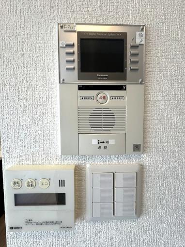 来客確認も防犯面にも安心のカメラ付きモニターホン! 来客確認も防犯面にも安心のカメラ付きモニターホン!