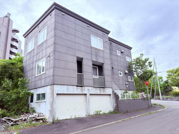 【外観】解体後更地渡しのため、手間をかけずに建築へ 【外観】解体後更地渡しのため、手間をかけずに建築へ