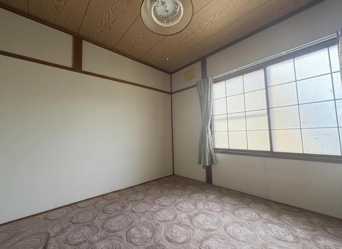【和室】大きな窓で陽当たり良好! 【和室】大きな窓で陽当たり良好!