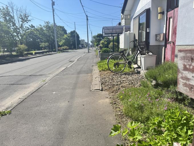 現地写真】バス乗車約10分で地下鉄「麻生」駅へもスムーズ 現地写真】バス乗車約10分で地下鉄「麻生」駅へもスムーズ