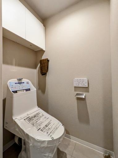 トイレ交換、写真は同等品サンプル写真です トイレ交換、写真は同等品サンプル写真です