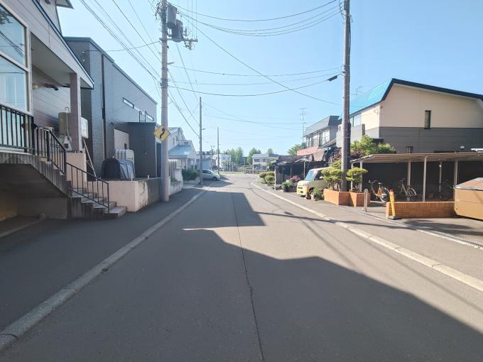 ☆前面道路　南西向き☆